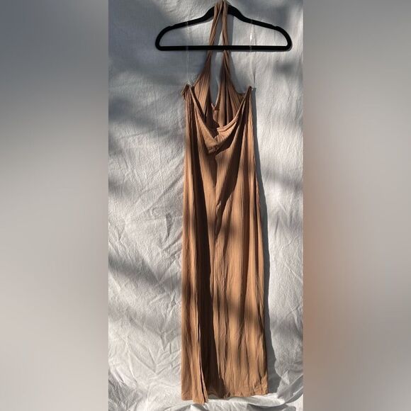 Heart Hips Tan Maxi Dress - Picture 2 of 4